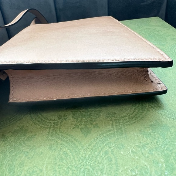 Sold. Gucci Icon Camelia wallet on chain - Picture 10 of 16